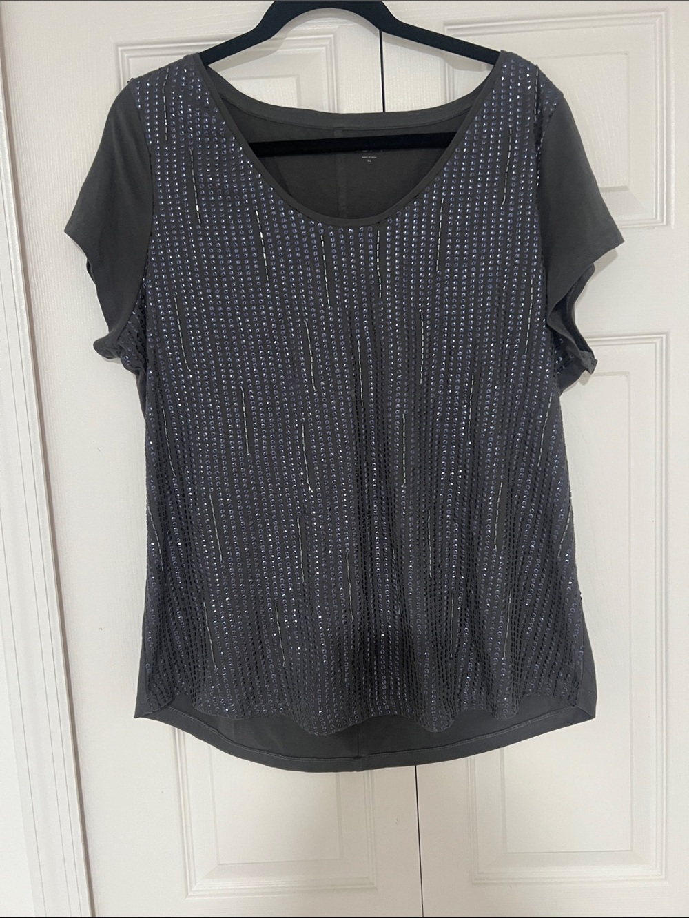 Ann Taylor LOFT Charcoal Gray Short Sleeve Scoop Sequin Front Top